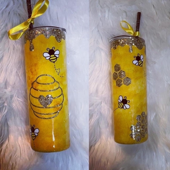 - Honeycomb honey 🐝